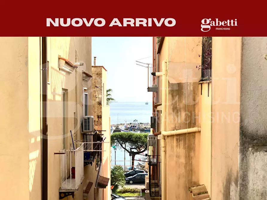 Immagine 1 di Palazzo in vendita  in Via Indipendenza, 352 a Gaeta