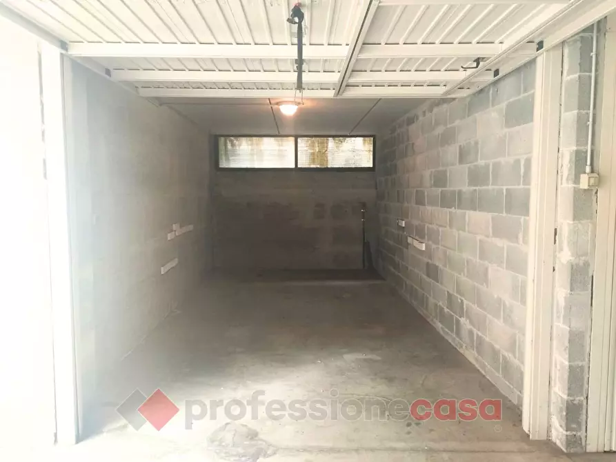 Immagine 2 di Box auto in vendita  in Viale Gabriele d' annunzio a Assisi