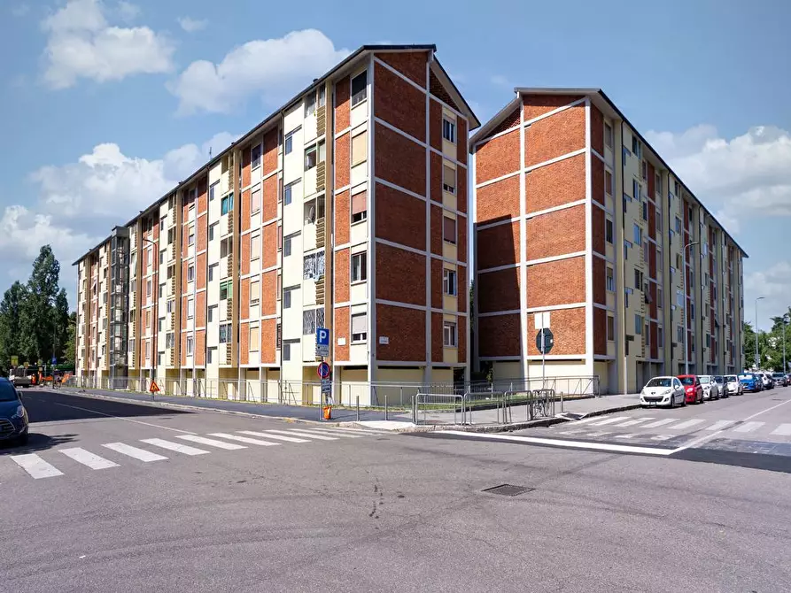 Immagine 37 di Appartamento in vendita  in Viale CA' GRANDA, 44 a Milano