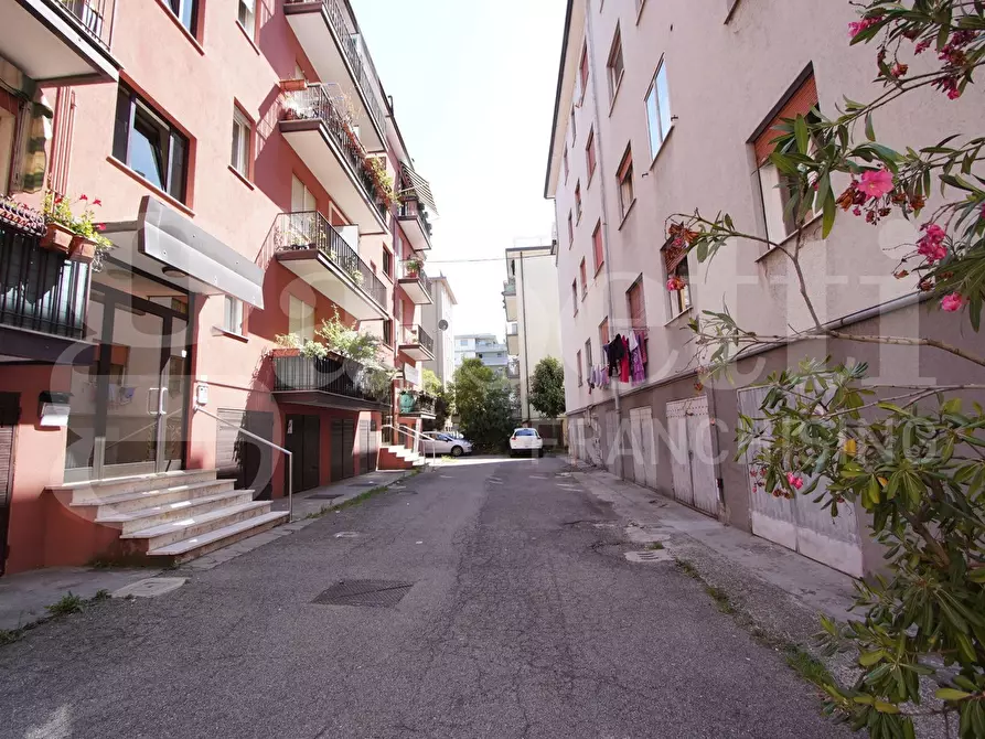 Immagine 15 di Appartamento in vendita  in Via Roma, . a Venezia