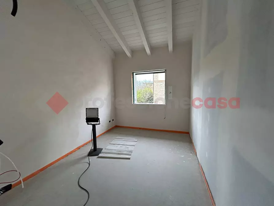 Immagine 10 di Villetta a schiera in vendita  in Via Hugo a Reggio Nell'emilia