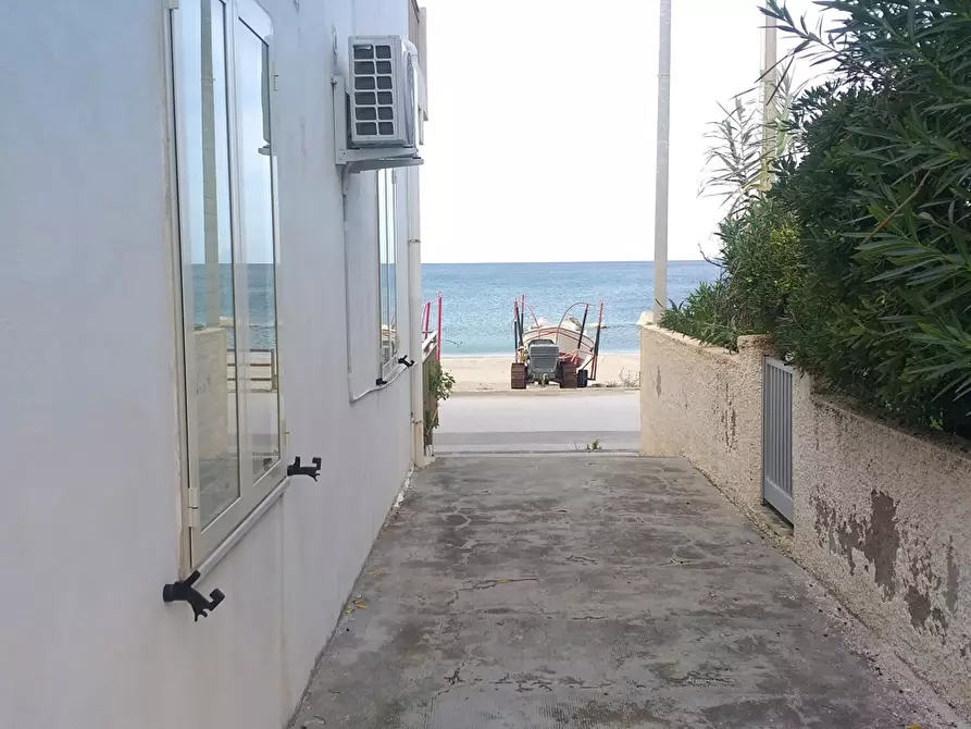 Immagine 4 di Casa indipendente in vendita  in Via lungomare san saba, 3 a Messina