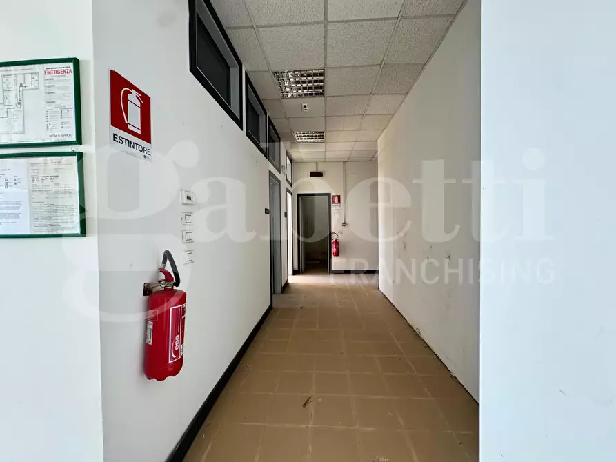 Immagine 9 di Magazzino in vendita  in Via Nazionale, 80 a Bellante