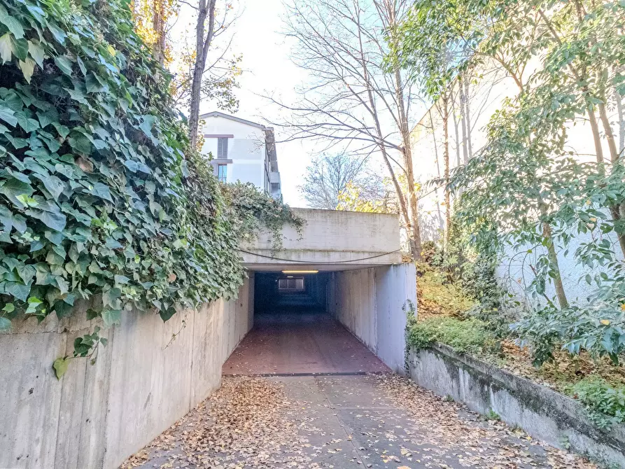 Immagine 9 di Box auto in vendita  in Via San Donato, 46 a Bologna