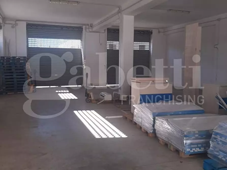 Immagine 7 di Capannone industriale in vendita  in Via foggia, sn a Ostuni