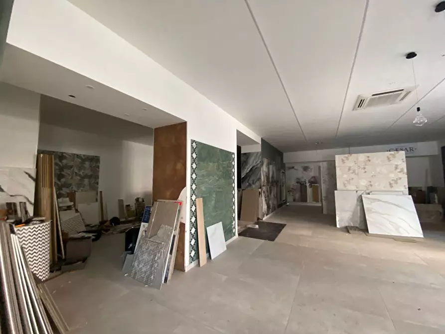 Immagine 8 di Negozio in affitto  in Via San Martino, 119 a San Giorgio A Cremano
