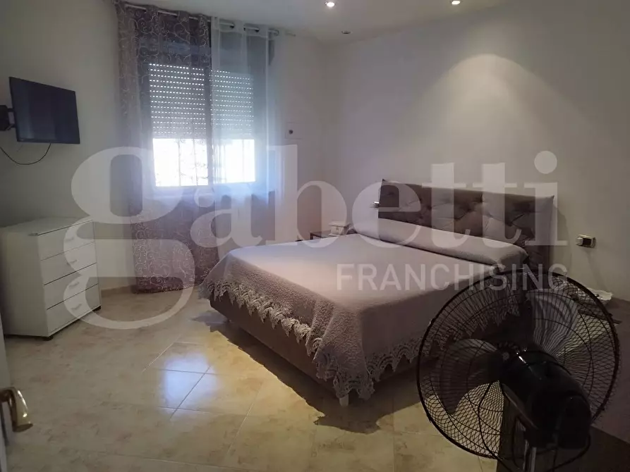 Immagine 12 di Appartamento in vendita  in Piazza SANDRO PERTINI, 5 a Taranto