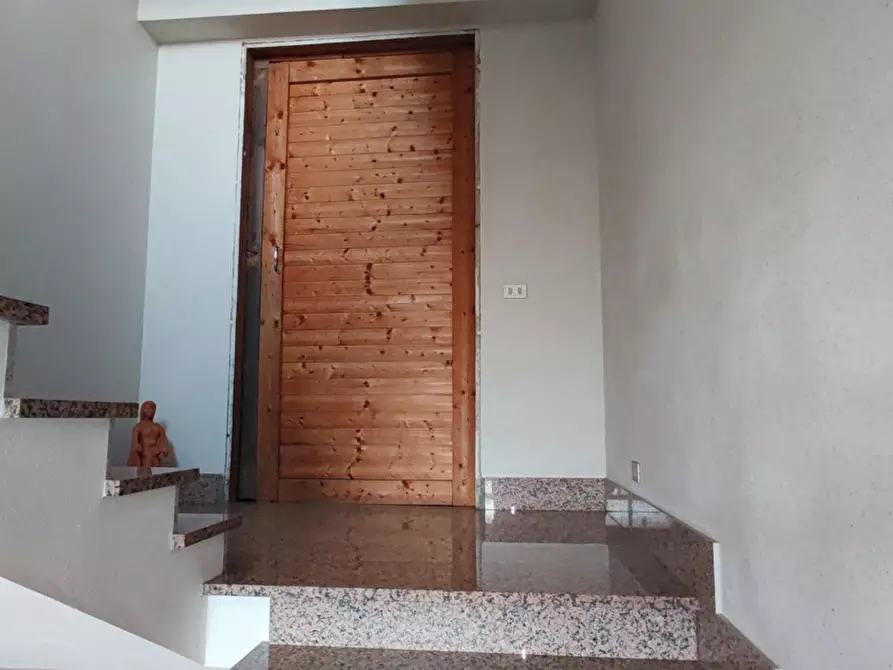 Immagine 38 di Appartamento in vendita  in Via DELLE ROSE, 4 a Girifalco
