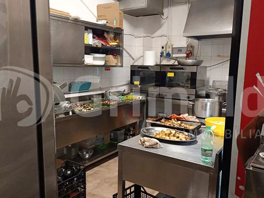 Immagine 5 di Negozio in vendita  in Via Giuseppe Donati a Roma