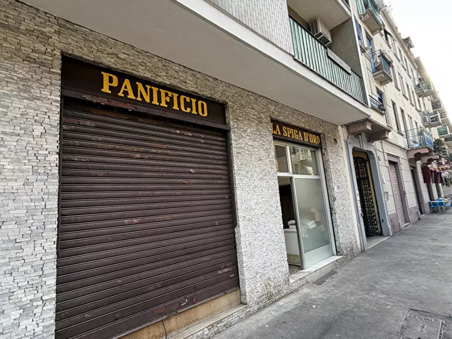 Immagine 5 di Negozio in vendita  in Via Melchiorre Delfico, 20 a Milano
