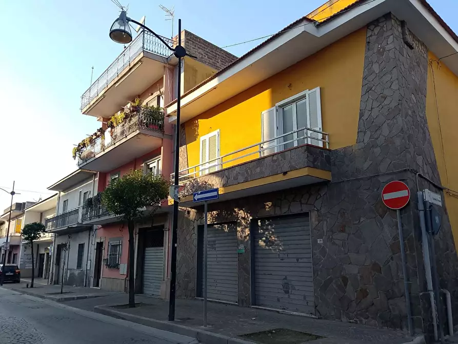 Immagine 1 di Casa indipendente in vendita  in Via Trento a Mondragone