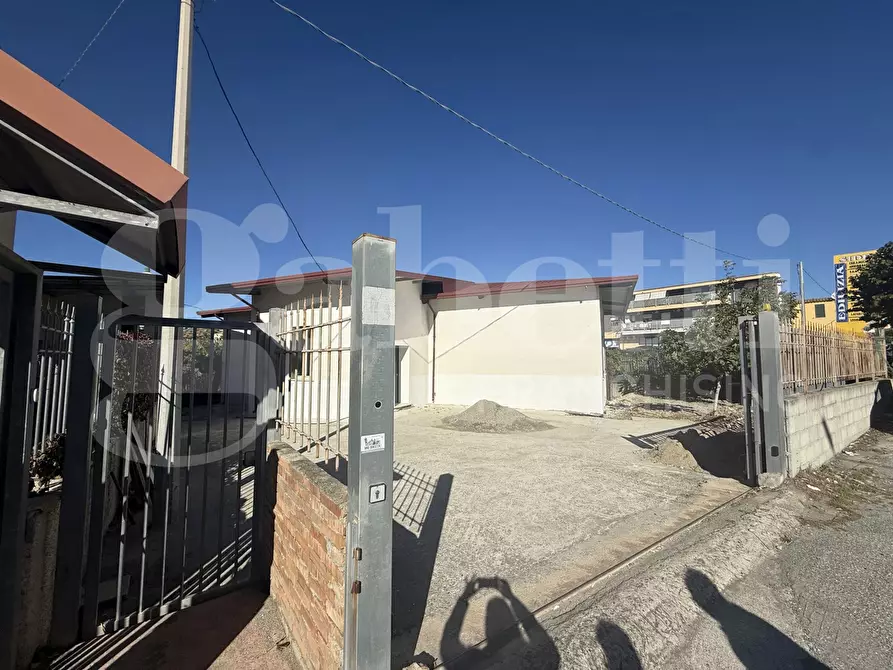 Immagine 3 di Casa indipendente in vendita  in Viale MAGNA GRECIA, 128/B a Catanzaro