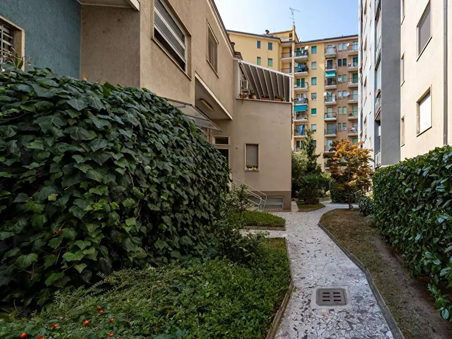 Immagine 34 di Appartamento in vendita  in Via MONTE ROTONDO, 3 a Milano