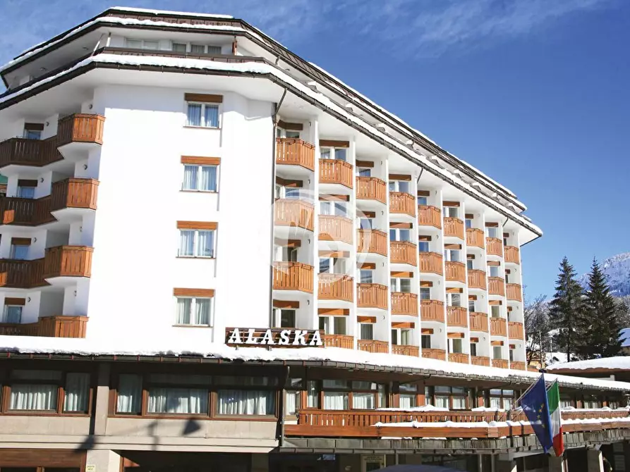 Immagine 4 di Appartamento in vendita  in Largo delle Poste, 39 a Cortina D'ampezzo