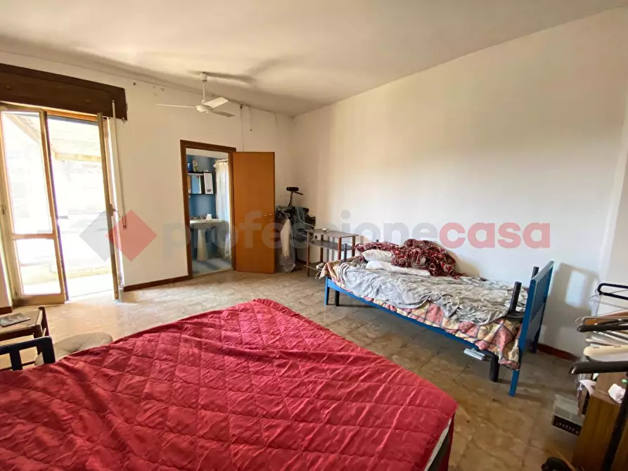 Immagine 11 di Casa indipendente in vendita  in Via Salerno, snc a Mondragone