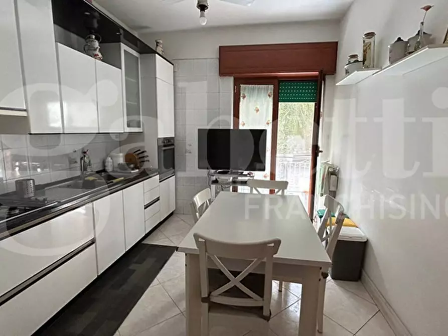 Immagine 6 di Appartamento in vendita  in Via Michele Guadagno a Napoli