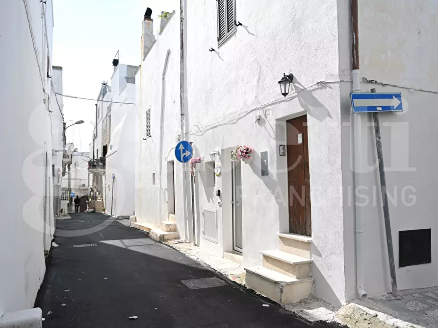 Immagine 2 di Casa indipendente in vendita  in Via Piccinni a Ostuni