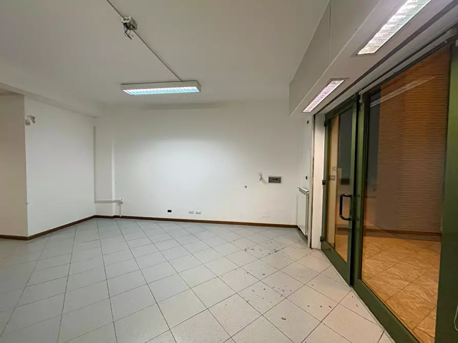 Immagine 7 di Negozio in affitto  in Via san magno, snc a Anagni