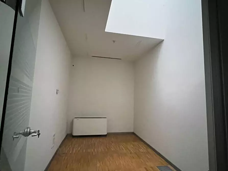 Immagine 10 di Negozio in vendita  in Via Augusto Majani, 2 a Bologna