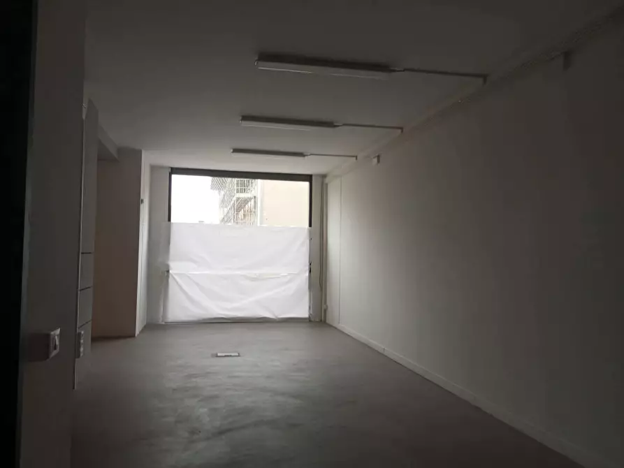 Immagine 6 di Negozio in affitto  in Via CAVOUR a Firenze