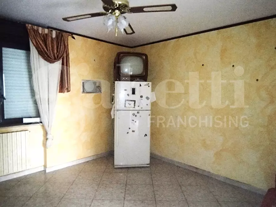 Immagine 2 di Appartamento in vendita  in Piazza SANDRO PERTINI, 15 a Taranto