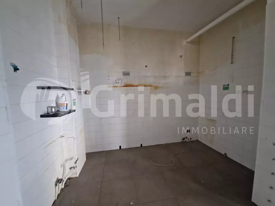 Immagine 18 di Negozio in affitto  in Via Garibaldi, 108 a Messina