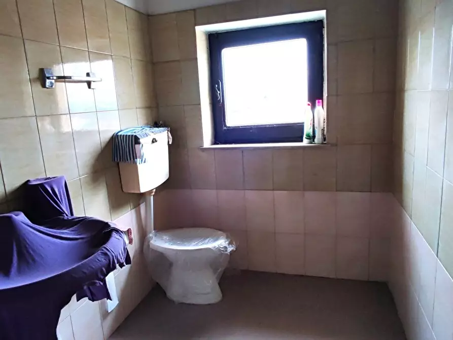 Immagine 37 di Appartamento in vendita  in Via C. BATTISTI, 38 a Girifalco