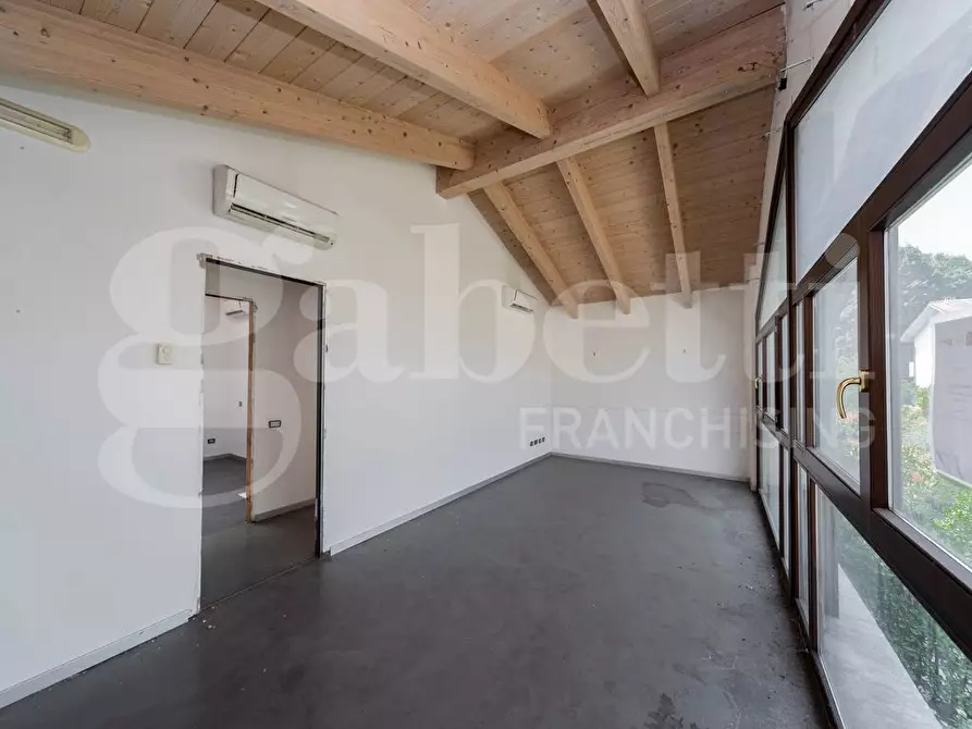 Immagine 12 di Ufficio in vendita  in Via Vezzani, 3 a Bernareggio