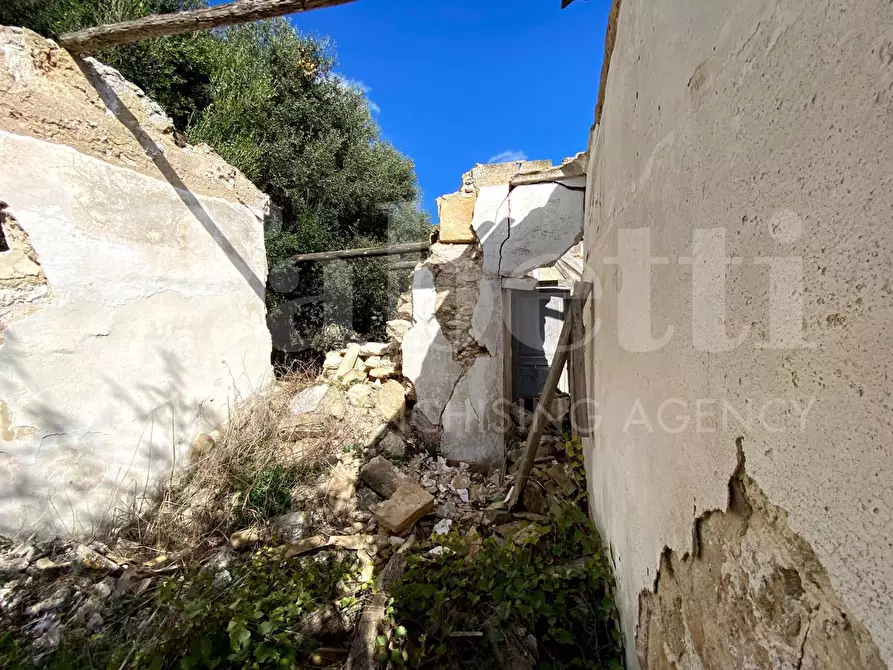 Immagine 8 di Rustico / casale in vendita  in Contrada Burgio, . a Noto