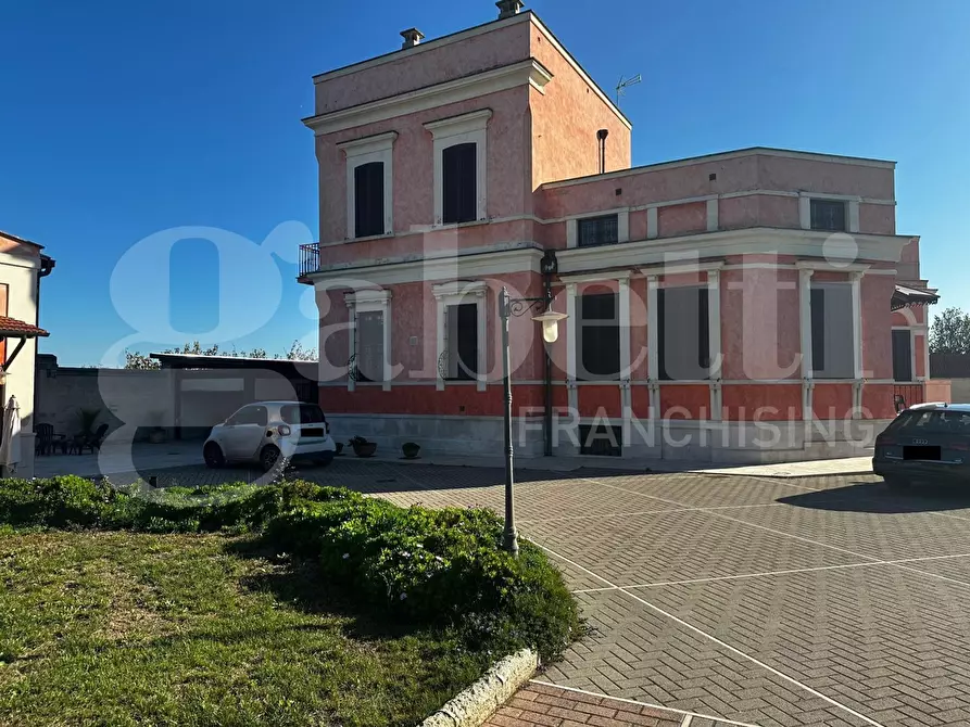 Immagine 2 di Villa in vendita  in Via Carrara Lama Di Macina a Bisceglie