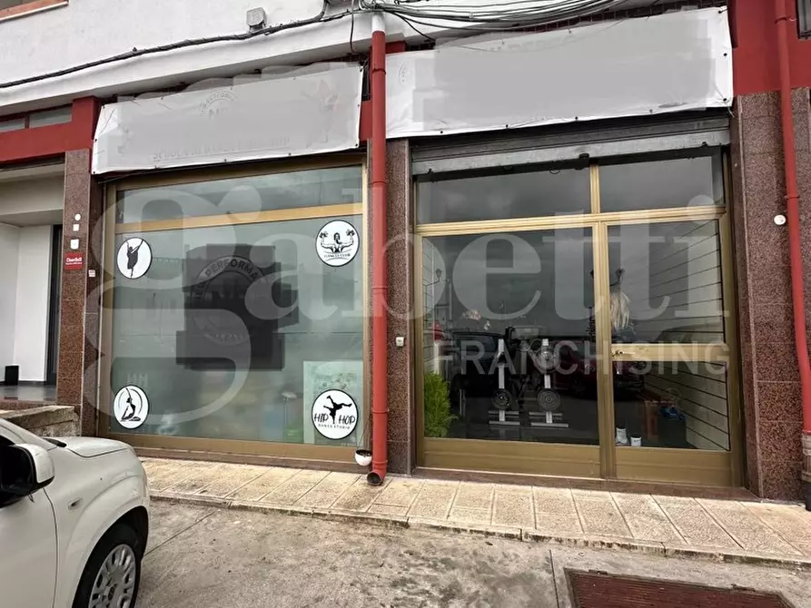 Immagine 1 di Negozio in vendita  in Corso Mazzini a Ostuni