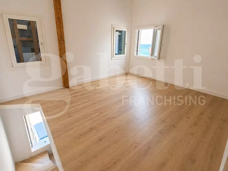 Immagine 4 di Multiproprietà in vendita  in Via ISOLA DI PELLETRINA Calle Chiesa Ognisanti a Venezia