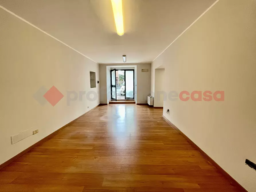 Immagine 3 di Negozio in affitto  in Piazza Filippo Turati a Perugia