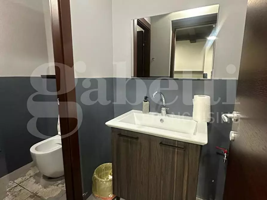 Immagine 21 di Negozio in vendita  in Via Tobia Semerano, sn a Ostuni