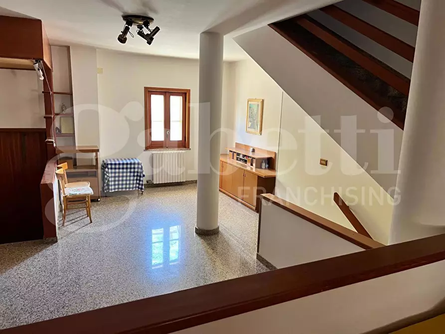 Immagine 2 di Palazzo in vendita  in Via RIMEMBRANZE, 131 a Montemesola