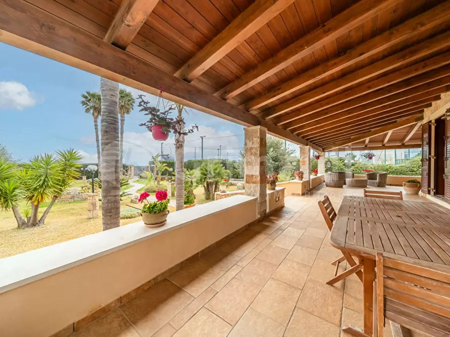 Immagine 4 di Villa in vendita  in Via Sandro Pertini a Avola