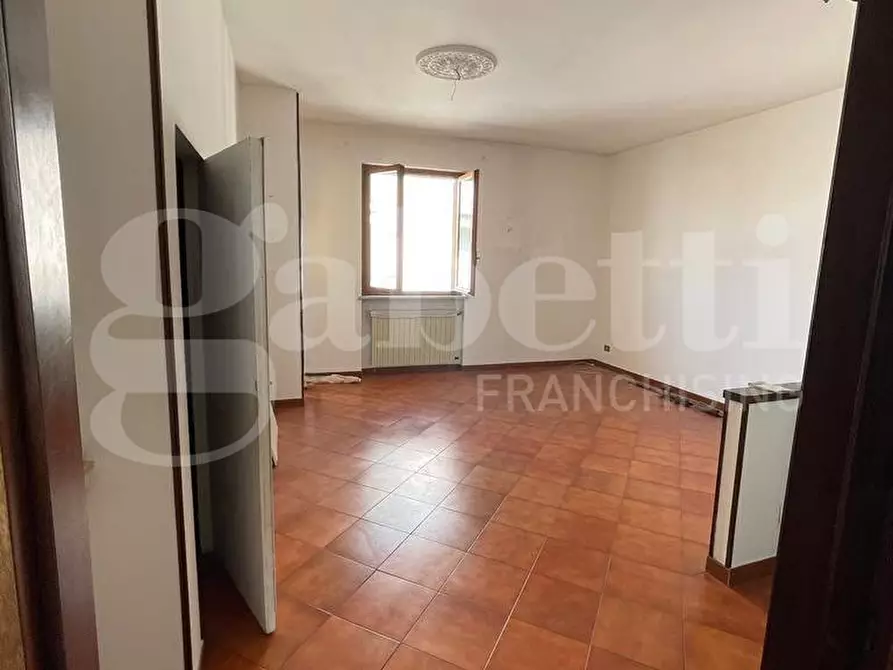 Immagine 2 di Appartamento in vendita  in Via Monterosi a Roma