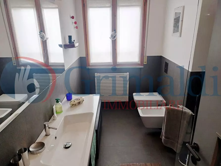 Immagine 15 di Appartamento in vendita  in Via SAN VITALE, 43 a Massa