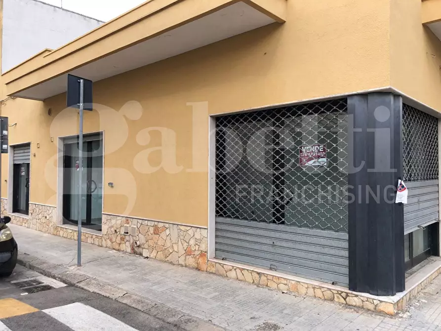 Immagine 2 di Negozio in vendita  in Via Fiume, 17 a Nardo'