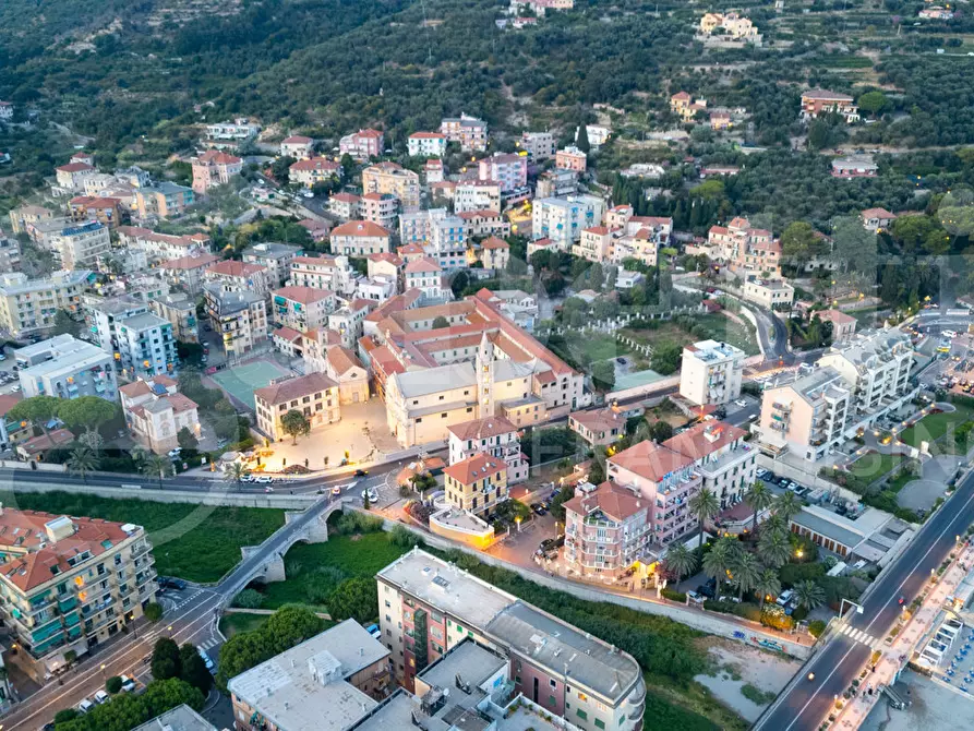 Immagine 18 di Appartamento in vendita  in Via Calvisio a Finale Ligure