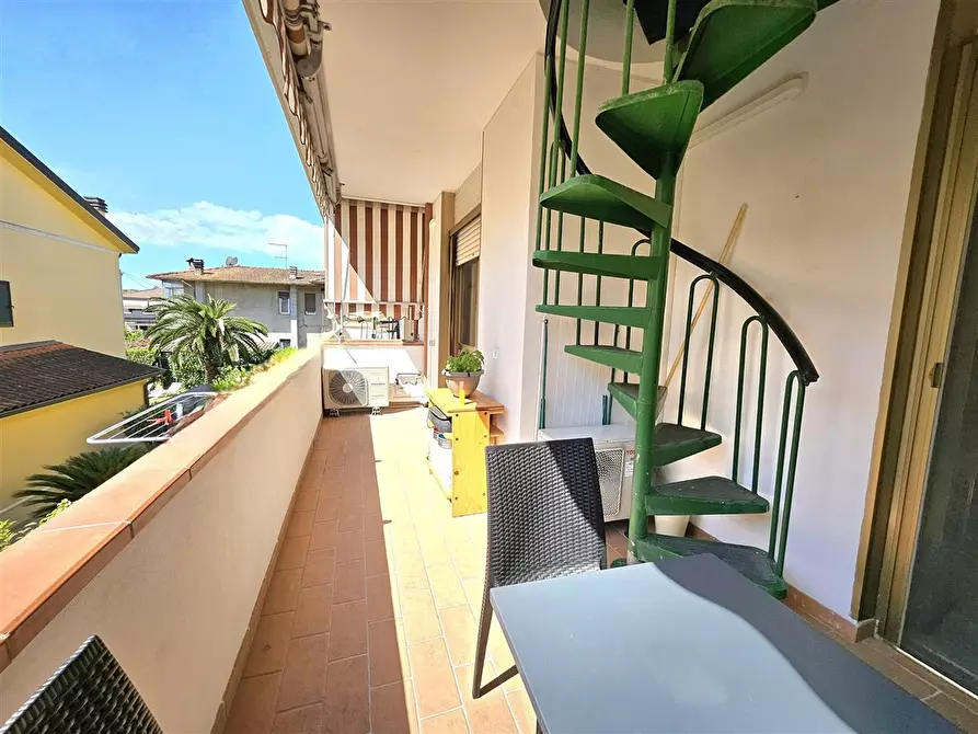 Immagine 2 di Appartamento in vendita  in Via DEL BALICO, 1 a Massa