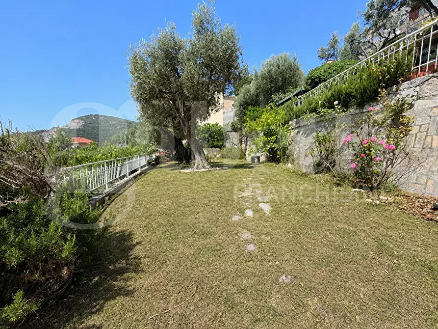 Immagine 17 di Appartamento in vendita  in Via dei Forti di Legnino a Finale Ligure