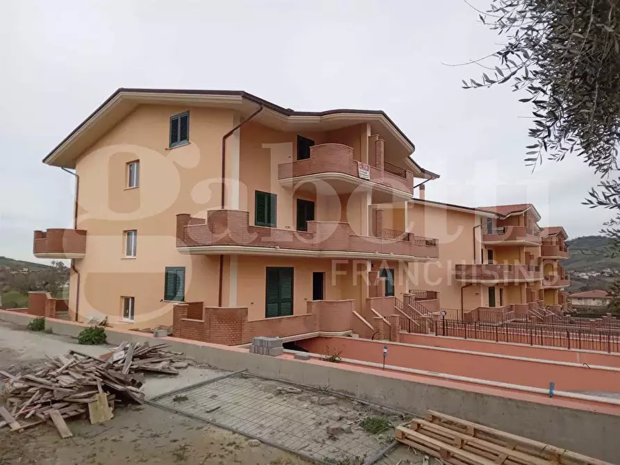 Immagine 3 di Villetta a schiera in vendita  in Via della Madonna, 0 a Campli