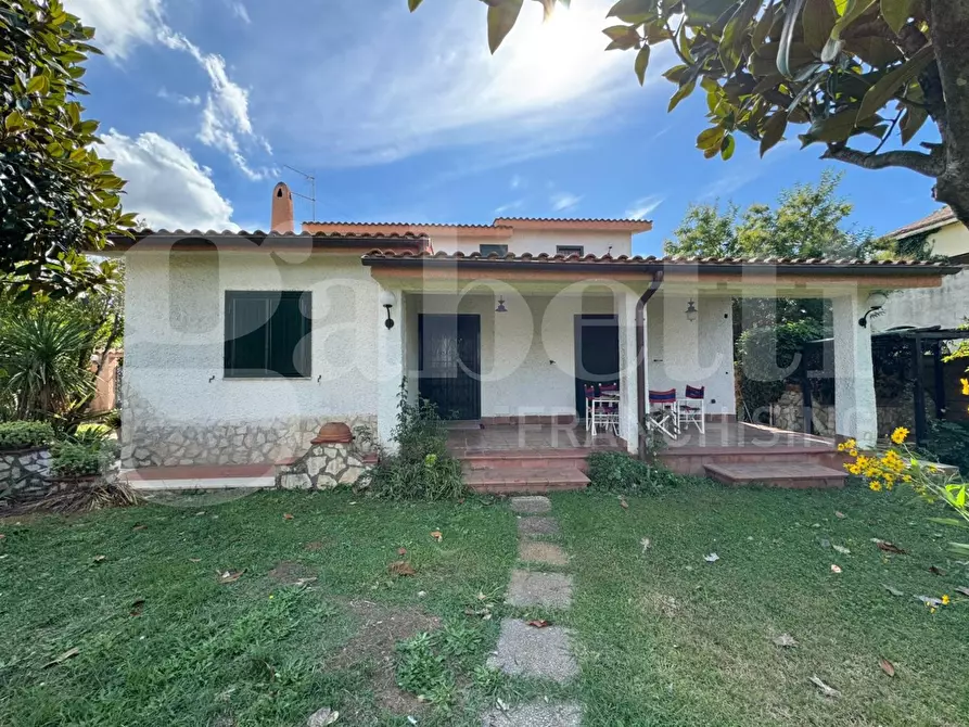 Immagine 2 di Villa in vendita  in Via mare della feconditÃ , 28 a Ardea