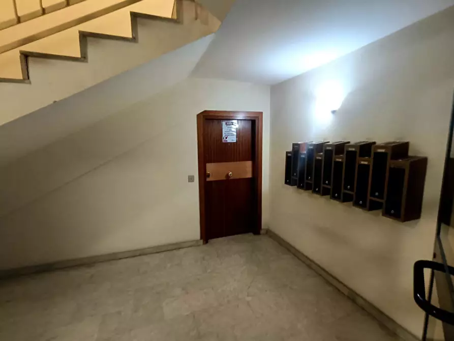 Immagine 3 di Negozio in vendita  in Via catania, 497 a Messina