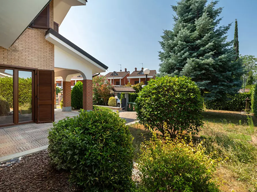 Immagine 45 di Villa in vendita  in Viale Veneto a Orbassano