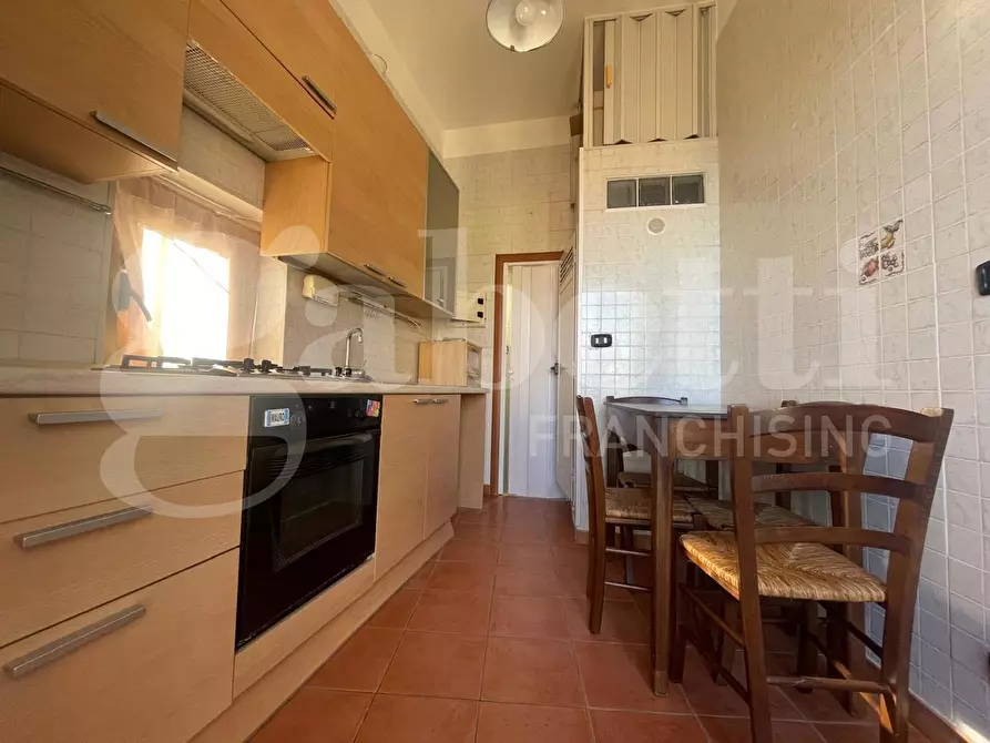 Immagine 10 di Appartamento in vendita  in Via Indipendenza, 379 a Gaeta