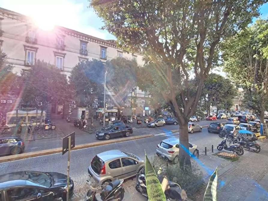 Immagine 16 di Negozio in vendita  in Via Foria a Napoli