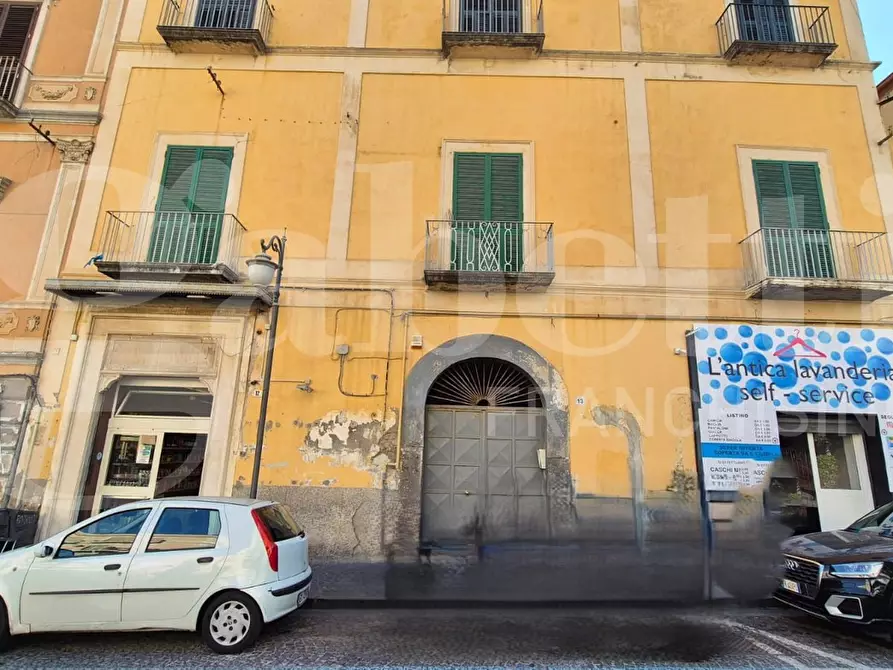 Immagine 1 di Appartamento in vendita  in Piazza Ernesto Cesaro, 13 a Torre Annunziata