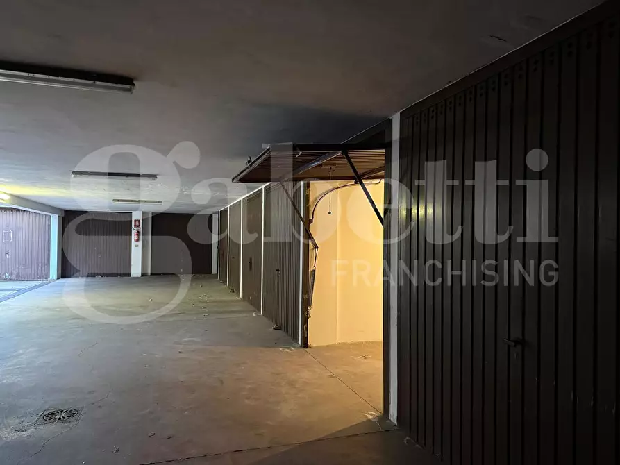 Immagine 10 di Box auto in vendita  in Via Bolzano a Collegno